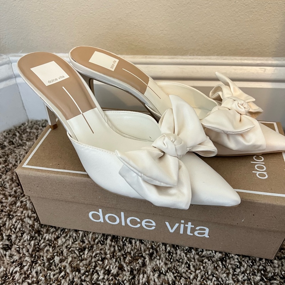New Dolce Vita White satin heels size 9